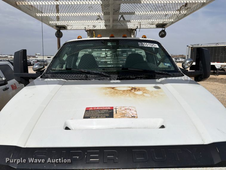 image for item YA2550 2017 Ford F750 Super Duty bucket truck