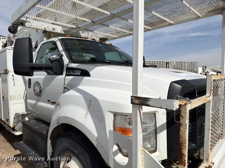 image for item YA2550 2017 Ford F750 Super Duty bucket truck