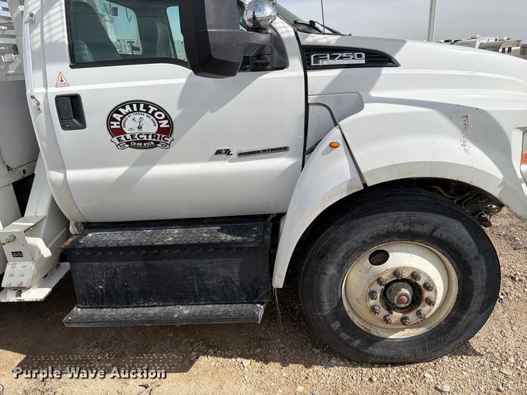 image for item YA2550 2017 Ford F750 Super Duty bucket truck