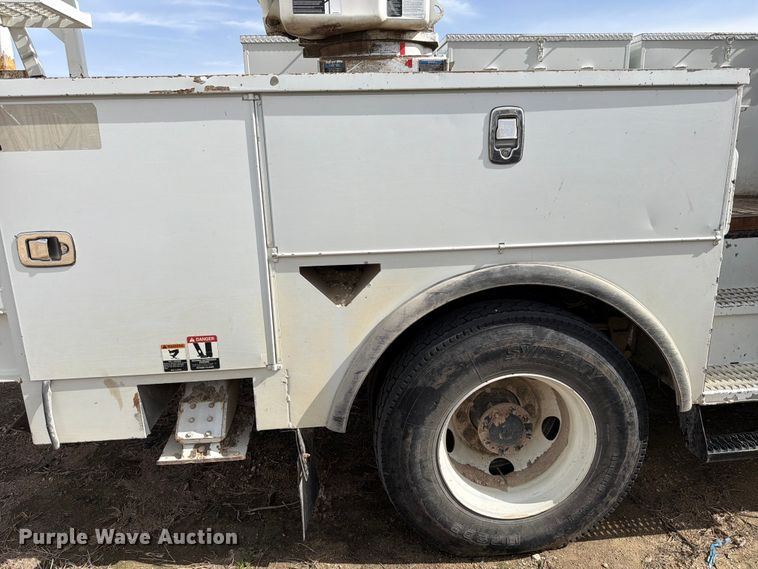 image for item YA2550 2017 Ford F750 Super Duty bucket truck