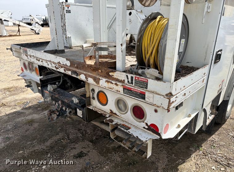 image for item YA2550 2017 Ford F750 Super Duty bucket truck