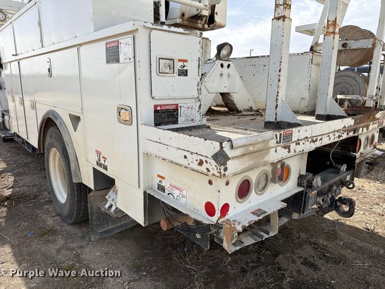 image for item YA2550 2017 Ford F750 Super Duty bucket truck