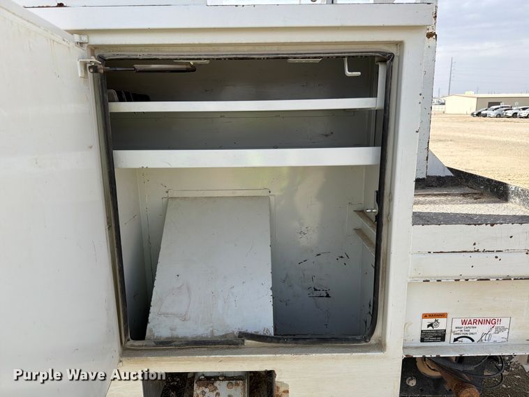 image for item YA2550 2017 Ford F750 Super Duty bucket truck
