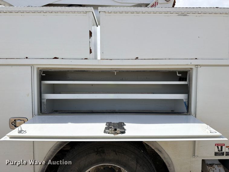 image for item YA2550 2017 Ford F750 Super Duty bucket truck