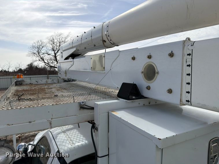 image for item YA2550 2017 Ford F750 Super Duty bucket truck