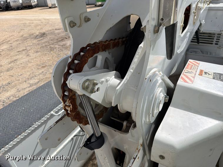 image for item YA2550 2017 Ford F750 Super Duty bucket truck