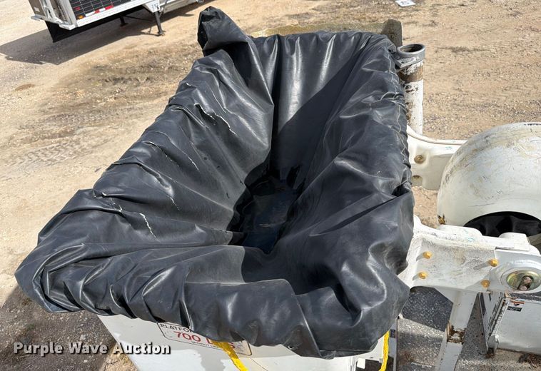 image for item YA2550 2017 Ford F750 Super Duty bucket truck