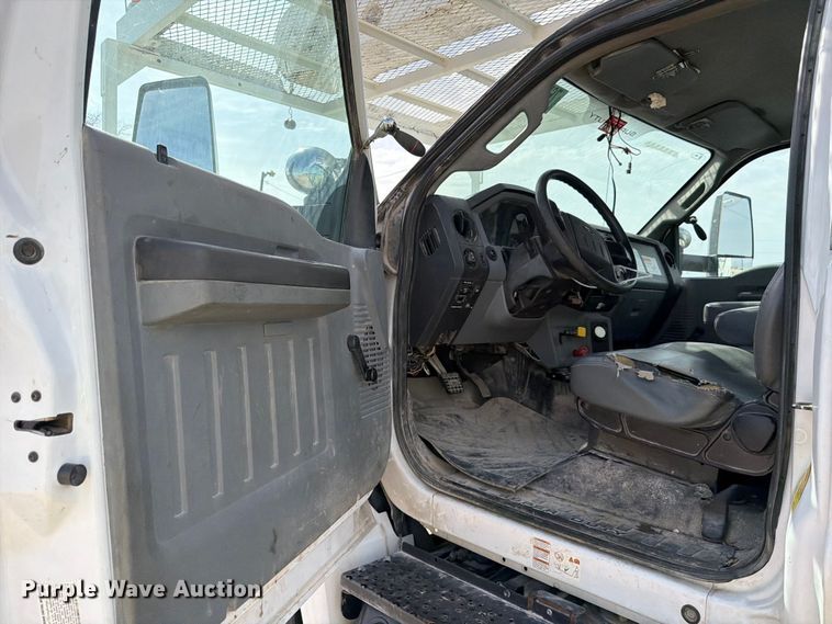image for item YA2550 2017 Ford F750 Super Duty bucket truck