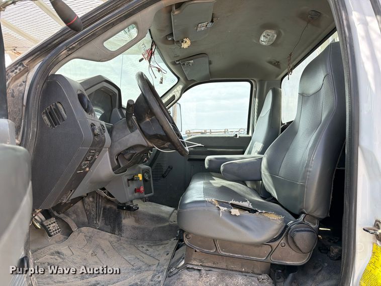 image for item YA2550 2017 Ford F750 Super Duty bucket truck
