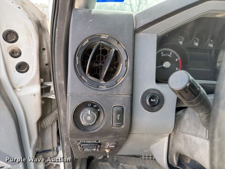 image for item YA2550 2017 Ford F750 Super Duty bucket truck