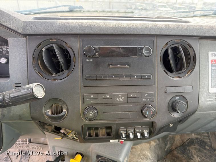 image for item YA2550 2017 Ford F750 Super Duty bucket truck