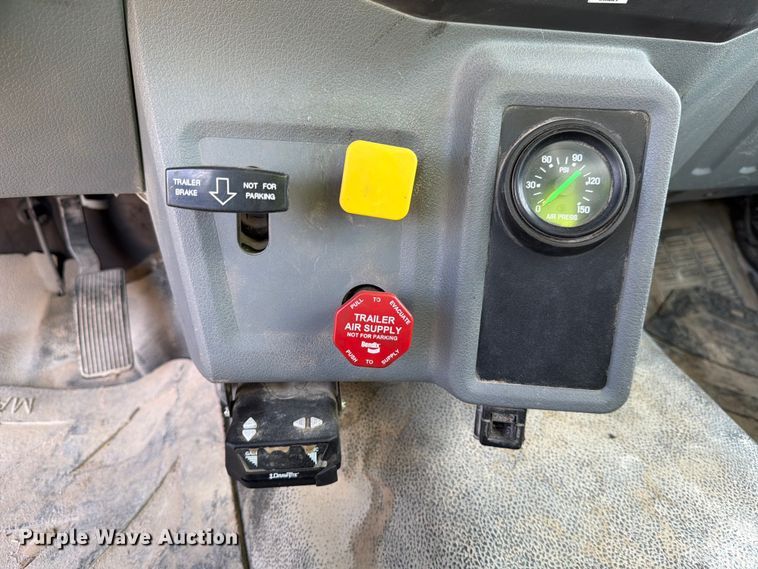 image for item YA2550 2017 Ford F750 Super Duty bucket truck