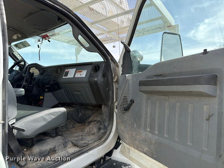 image for item YA2550 2017 Ford F750 Super Duty bucket truck