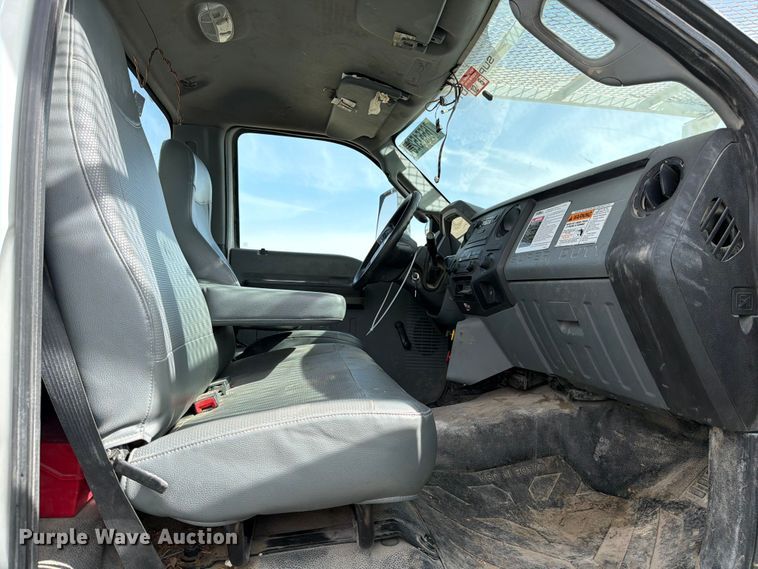 image for item YA2550 2017 Ford F750 Super Duty bucket truck