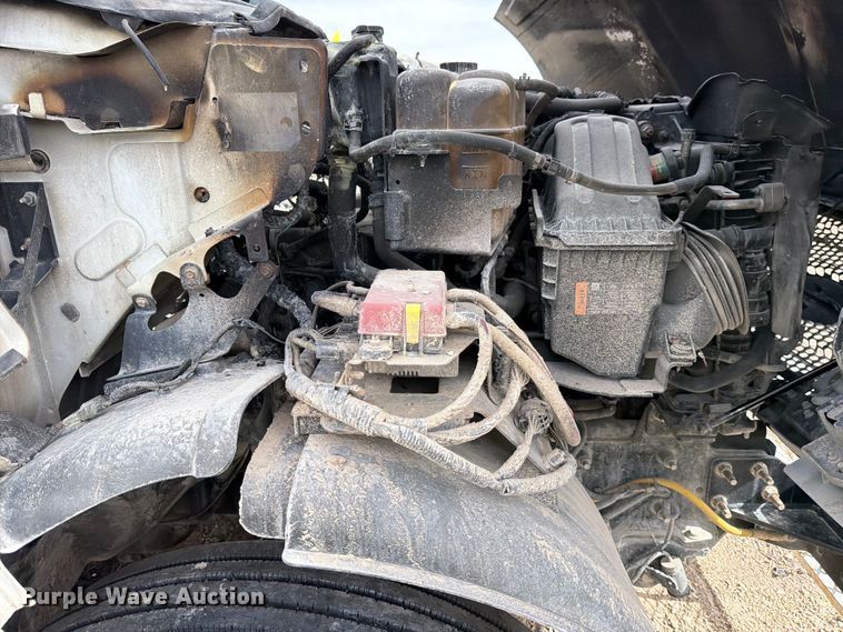 image for item YA2550 2017 Ford F750 Super Duty bucket truck