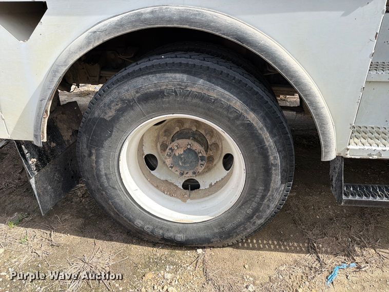 image for item YA2550 2017 Ford F750 Super Duty bucket truck