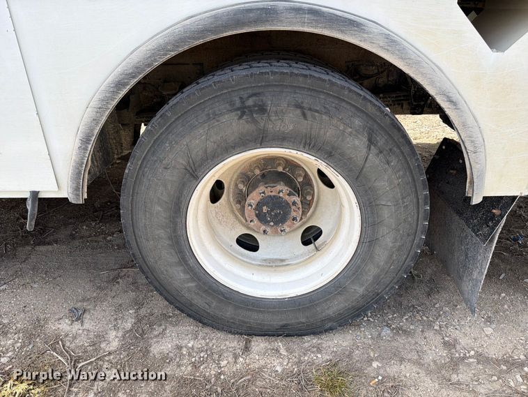 image for item YA2550 2017 Ford F750 Super Duty bucket truck
