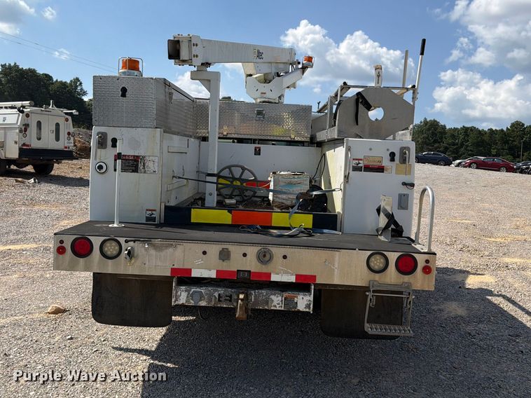 image for item YA3095 2013 Ford F450 Super Duty bucket truck