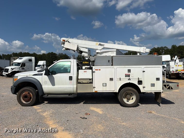 image for item YA3095 2013 Ford F450 Super Duty bucket truck