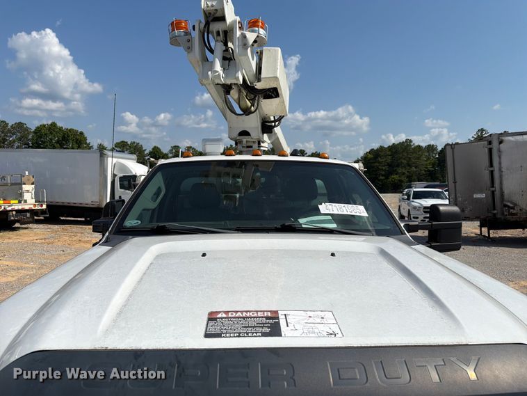 image for item YA3095 2013 Ford F450 Super Duty bucket truck