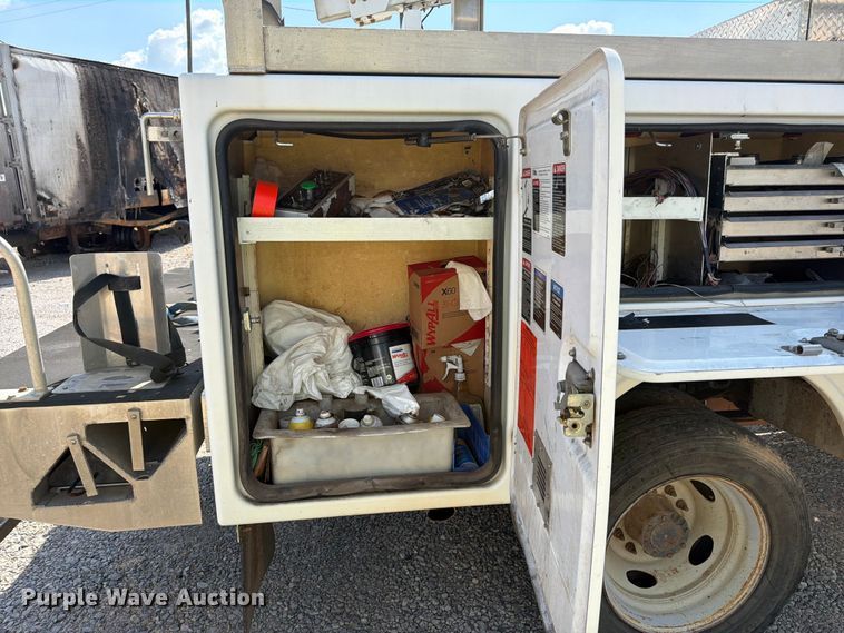 image for item YA3095 2013 Ford F450 Super Duty bucket truck