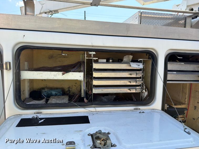 image for item YA3095 2013 Ford F450 Super Duty bucket truck