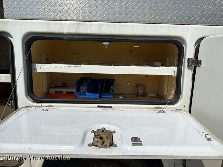 image for item YA3095 2013 Ford F450 Super Duty bucket truck