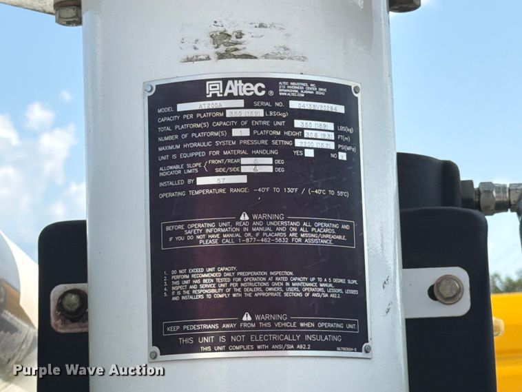 image for item YA3095 2013 Ford F450 Super Duty bucket truck