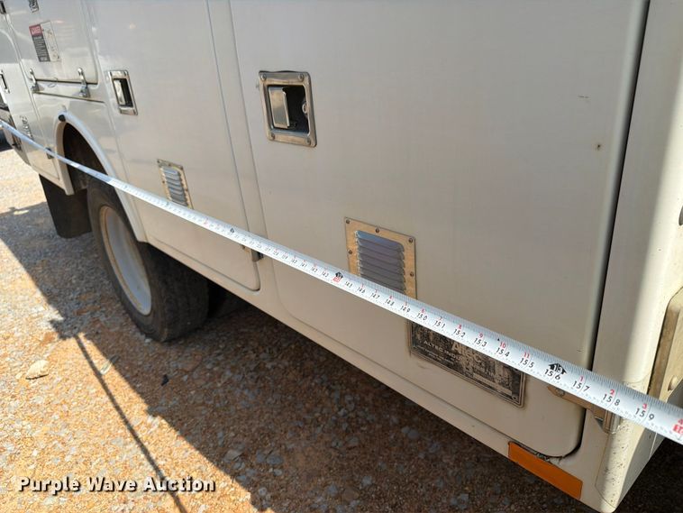 image for item YA3095 2013 Ford F450 Super Duty bucket truck