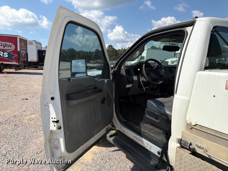 image for item YA3095 2013 Ford F450 Super Duty bucket truck