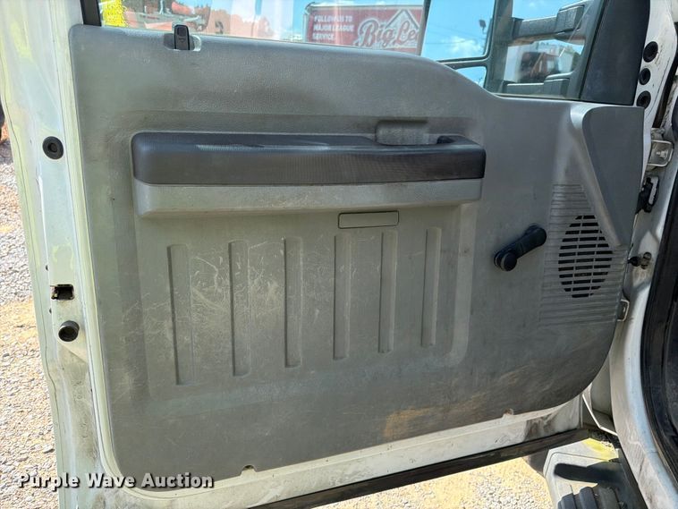 image for item YA3095 2013 Ford F450 Super Duty bucket truck