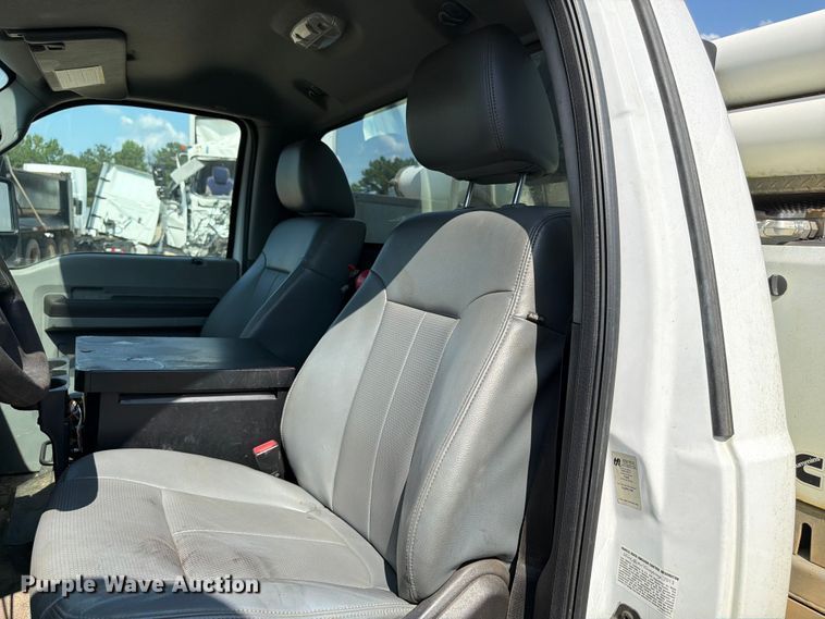 image for item YA3095 2013 Ford F450 Super Duty bucket truck
