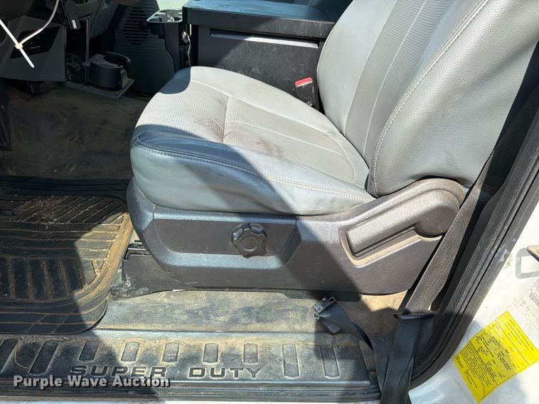 image for item YA3095 2013 Ford F450 Super Duty bucket truck