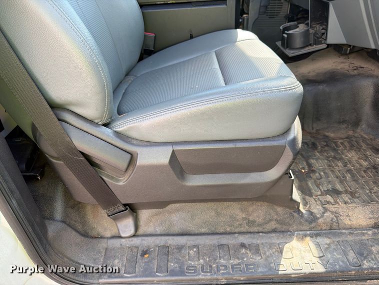 image for item YA3095 2013 Ford F450 Super Duty bucket truck