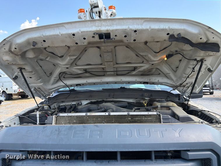 image for item YA3095 2013 Ford F450 Super Duty bucket truck