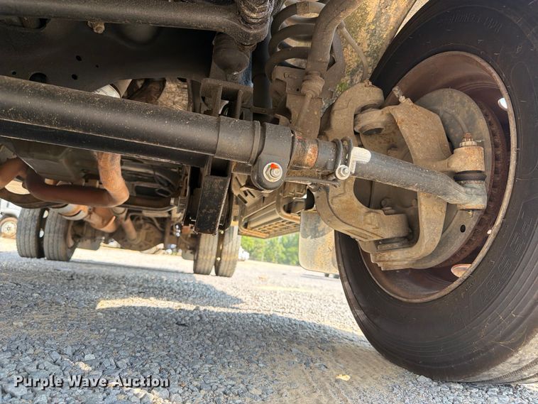 image for item YA3095 2013 Ford F450 Super Duty bucket truck