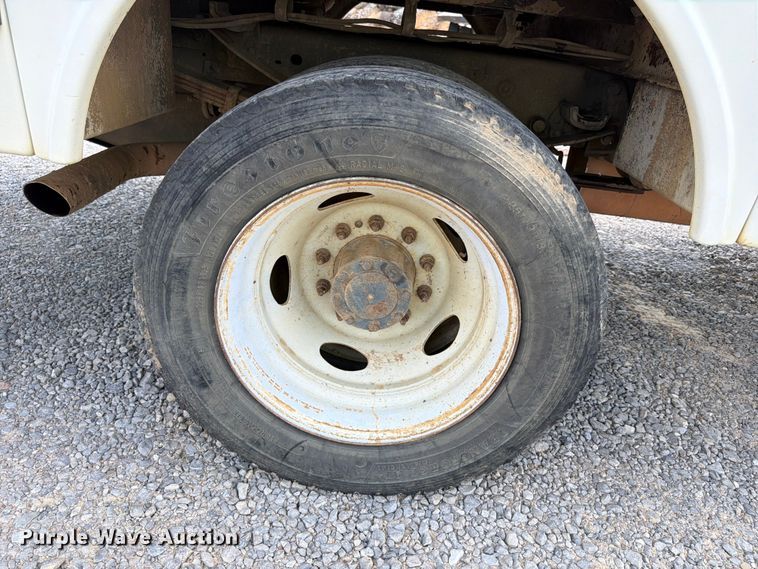 image for item YA3095 2013 Ford F450 Super Duty bucket truck