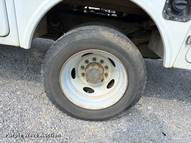 image for item YA3095 2013 Ford F450 Super Duty bucket truck