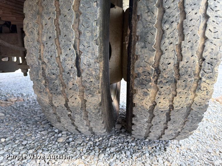 image for item YA3095 2013 Ford F450 Super Duty bucket truck