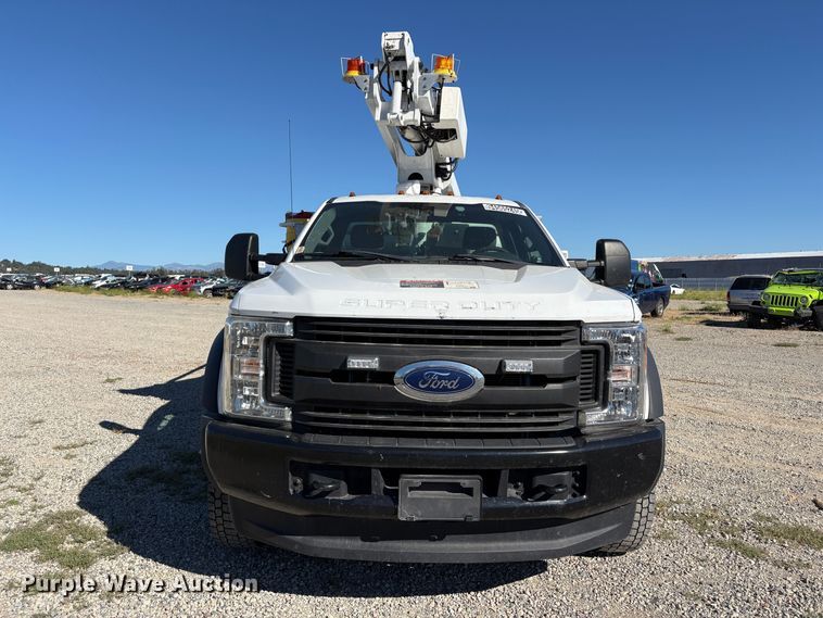 image for item YA3104 2017 Ford F450 Super Duty bucket truck