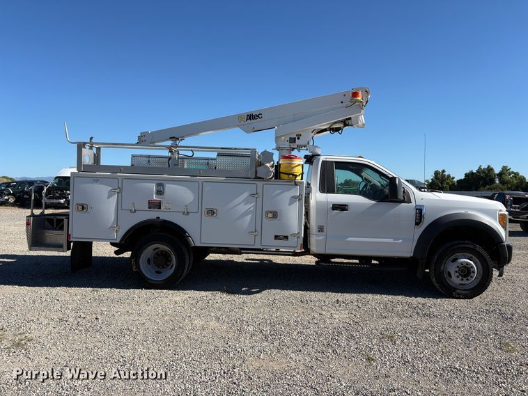 image for item YA3104 2017 Ford F450 Super Duty bucket truck
