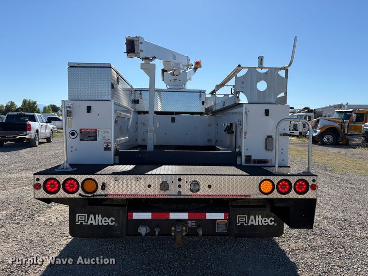 image for item YA3104 2017 Ford F450 Super Duty bucket truck