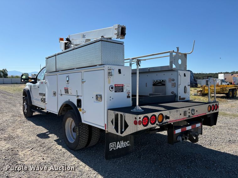 image for item YA3104 2017 Ford F450 Super Duty bucket truck