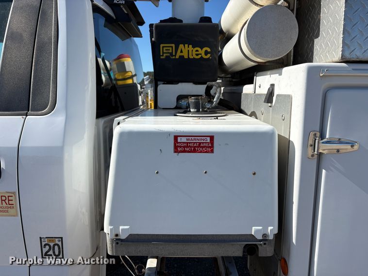 image for item YA3104 2017 Ford F450 Super Duty bucket truck
