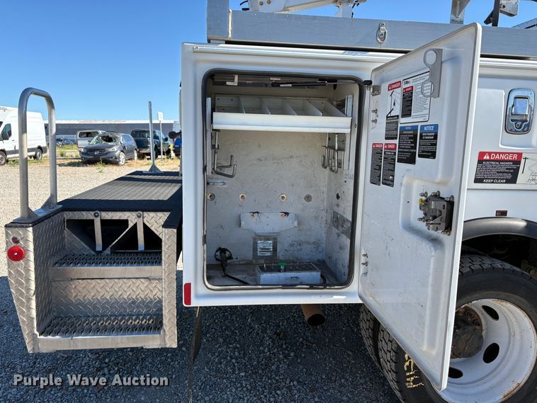 image for item YA3104 2017 Ford F450 Super Duty bucket truck