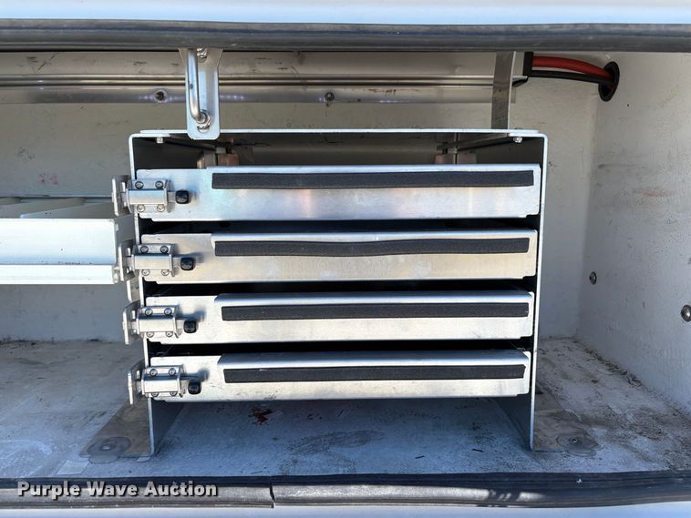 image for item YA3104 2017 Ford F450 Super Duty bucket truck
