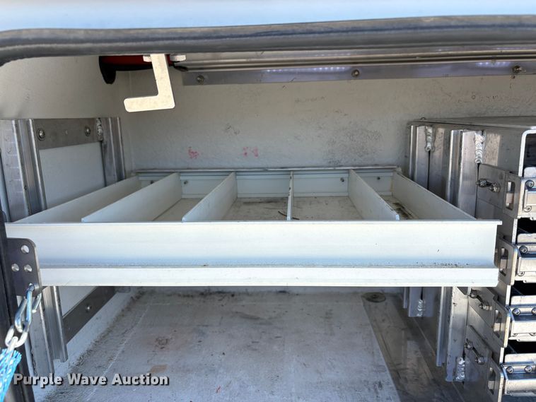 image for item YA3104 2017 Ford F450 Super Duty bucket truck
