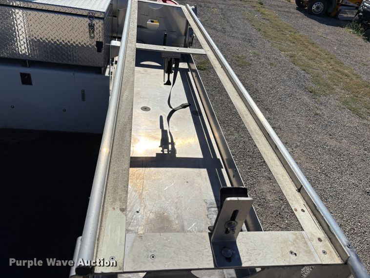 image for item YA3104 2017 Ford F450 Super Duty bucket truck