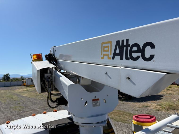 image for item YA3104 2017 Ford F450 Super Duty bucket truck