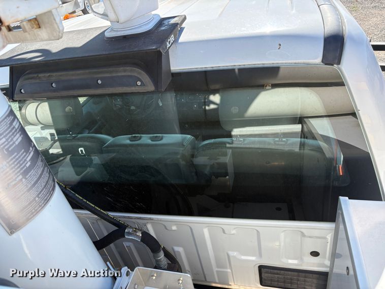 image for item YA3104 2017 Ford F450 Super Duty bucket truck